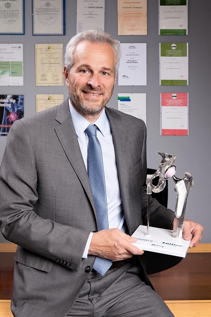 HIP ARTHROPLASTY ORTHOPAEDIC ATHANASIOS TSOUTSANIS